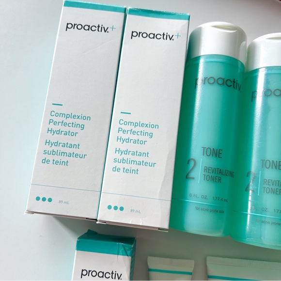 BRAND NEW Proactive Skincare Bundle - Picture 2 of 4